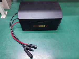 Unité de contrôle du système de <span class=keywords><strong>suivi</strong></span> solaire auto-alimenté GF New Energy GF-S-V2 avec algorithme de <span class=keywords><strong>suivi</strong></span> 3D et résistance au vent de 18 m/s - Product Image 3