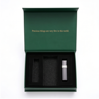 Boîte cadeau magnétique de luxe en forme de livre vert avec insert EVA personnalisé, logo en feuille d'or, emballage cosmétique pour soins de la peau