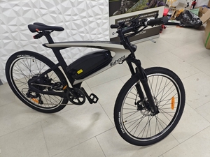 Bicicleta Eléctrica Híbrida Eahora Apus Romeo 48v 20ah para Ciudad y Montaña, 35 km/h, Largo Alcance, con Neumático Grueso de 26*1.95 Pulgadas y Cuadro de Acero - Product Image 2