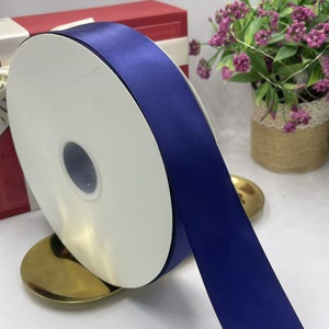 Ruban en satin de grande taille, finition luxueuse et brillante, pour la décoration de table de cérémonie de mariage - Product Image 6