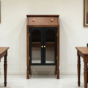 Credenza Nordica per Sala da Pranzo in Legno di Quercia Massiccio, Mobile Porta Vini con Ante in Vetro Scanalato Decorativo, Arredamento di Lusso - Product Image 2