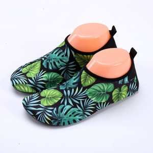 Scarpe da Spiaggia per Bambini e Adulti, per Guado, Nuoto, Trekking Fluviale, Antiscivolo, Asciugatura Rapida, Tomaia in Rete - Product Image 6