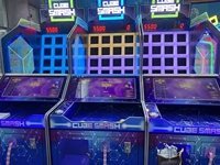 Machine de jeu d'arcade Sourcefactory Cube Smash 220V à monnayeur, jeu de lancer de balles et de frappe, avec fonction de rédemption de tickets, version anglaise, pour intérieur