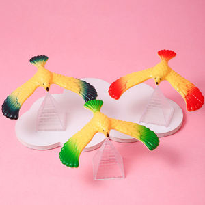 Jouet d'équilibre Oiseau Magique, Kit Scientifique Éducatif, Support de Bureau en Forme de Pyramide pour Oiseau d'Équilibre, Ailes d'<span class=keywords><strong>Aigle</strong></span>, pour Enfants - Product Image 3