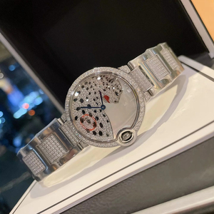 Reloj de Pulsera Elegante para Mujer, con Diamantes, Esfera Redonda con Patrón de Leopardo, Correa de Metal Plateado, Corona Distintiva - Product Image 1