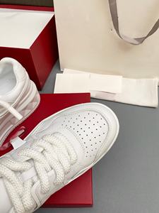 รองเท้าลำลองคู่รักสุดหรูคุณภาพสูง ผลิตจากรองเท้าลำลองแฟชั่นสำหรับผู้ชายและผู้หญิงคุณภาพสูง - Product Image 5