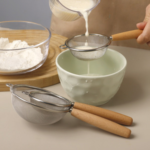 Lot de 3 passoires de cuisine en maille, écumoire à <span class=keywords><strong>huile</strong></span> en acier inoxydable avec manche en bois, filtre à farine, outil de pâtisserie - Product Image 5