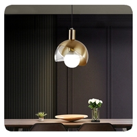 Vente en gros Offre Spéciale lampe E27 à tête unique pour bar de chevet cuisine lustres dorés et lampes suspendues