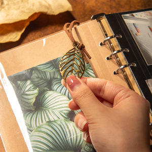 Vintage <span class=keywords><strong>Collage</strong></span> Spirale Noir Kraft Papier Scrapbooking Scrapbook Avec Horloge Décoratif Pendentif Auto-adhésif <span class=keywords><strong>Photo</strong></span> <span class=keywords><strong>Album</strong></span> - Product Image 5