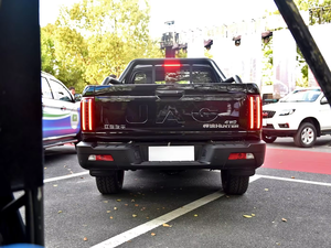 Nouveau Pick-up Diesel 4x4 Frison T9 à Couple Élevé avec Boîte ZF 8AT, Homologation ANCAP 5 Étoiles, Freins à Disque Complets, Caisse Plate, Toit en Alliage d'Aluminium Foncé - Product Image 5
