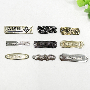 Etiqueta de Metal con Logotipo de Letras Metálicas Chapadas en Oro de Marca Personalizada, Diseño Decorativo para Sombreros, Zapatos, Bolsos, Ropa - Product Image 3