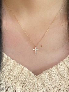 เครื่องประดับซินฟลาย จี้รูปไม้กางเขนประดับเพชร 0.30 กะรัต ทองคำแท้ 18K AU750 เครื่องประดับหรูหรา - Product Image 3
