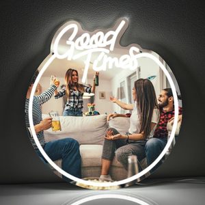 Insegna al Neon Personalizzata con Specchio e Luci a Led su Misura da Parete a Consegna Rapida - Product Image 4