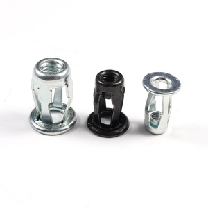 Tuercas de Expansión de Acero al Carbono Galvanizado con Recubrimiento de Zinc M20, Tipo Pétalo, Grado Automotriz, Clase 4, para Paredes Huecas - Product Image 1