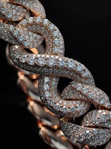 Cadena Cubana de Moissanita al por Mayor, Chapada en Plata, Joyería de Moda con Brillo Duradero, Disponible para la Venta - Product Image 2