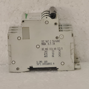 Программируемый контроллер C60N/C10 24349 10A, <span class=keywords><strong>3</strong></span>-полюсный выключатель, 400В переменного тока, 6кА, характеристика C, для промышленной автоматизации - Product Image 2