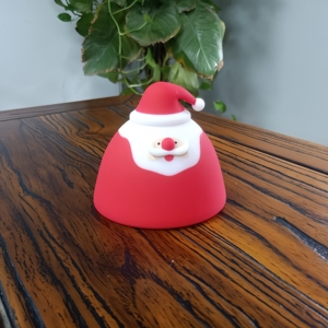 Mini lampe de nuit en silicone personnalisée-Père Noël Pat Pat Veilleuses LED Compagnon doux de Noël et du Nouvel An et d'anniversaire - Product Image 3