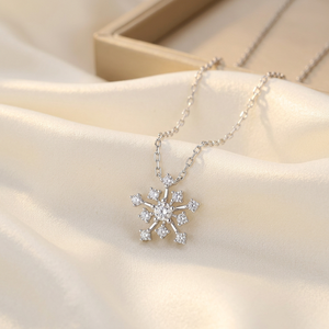 New Product Wholesale Snowflake Design Small Size Hot Sale Necklace Jewelry 18K <b>Solid</b> <b>Gold</b> Real Natural Diamond <b>Pendant</b> Necklace - Product Image 3
