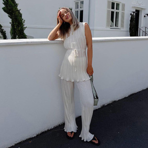 Offre Spéciale plus récent <span class=keywords><strong>été</strong></span> <span class=keywords><strong>2022</strong></span> mode décontracté blanc plissé pantalon col rond cravate sans manches T-Shirt femmes deux pièces costumes - Product Image 1