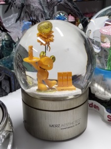 Tùy Chỉnh Bóng Nước Quả Cầu Tuyết Nhựa Lưu Niệm <span class=keywords><strong>Polyresin</strong></span> Tuyết Bóng Trang Trí Nội Thất Cho Giáng Sinh - Product Image 6