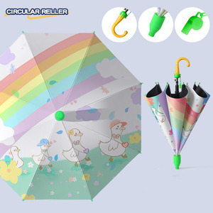 Parapluie pour enfants en polyester à 8 baleines, imperméable, motif dessin animé, pour le soleil et la pluie, avec sifflet et poignée en forme de cornet, idéal pour la maternelle - Product Image 4