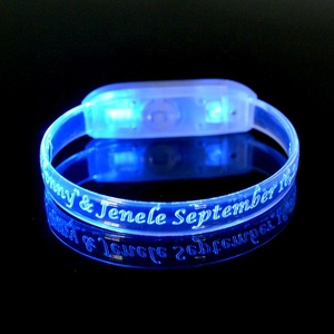 Artículos baratos más vendidos, 3 modos intermitentes, pulsera LED Slap <span class=keywords><strong>Glow</strong></span> para Camping