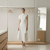 Robe longue élégante au design raffiné et délicat, taille cintrée, robe de soirée légère, style féminin, robe irrégulière