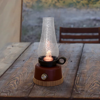Lanterne à flamme magique vintage Wild Land - Lampe à huile LED scintillante portable et étanche, en bambou fait main, double batterie, pour la randonnée et la pêche
