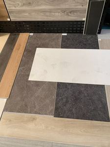 Suelo Vinílico SPC de 4mm con Sistema de Clic, Imitación Madera para Parques <span class=keywords><strong>y</strong></span> Apartamentos, Suelo de PVC Personalizado al por Mayor - Product Image 3