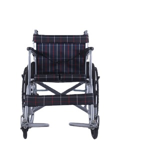 Fauteuil roulant manuel 88x102x67cm en acier pliable pour personnes âgées et handicapées - Product Image 1