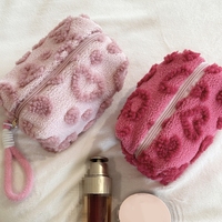 Sac de rangement pour articles de toilette carrés de style Ins Sweet Love Pillow Sacs à cosmétiques avec fermeture éclair Pochette de maquillage moelleuse avec dragonne