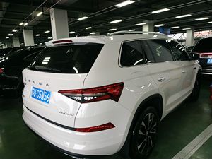Guazi 2023 Stock <span class=keywords><strong>Skoda</strong></span> Kodiaq GT 2.0T 4WD Haute Performance <span class=keywords><strong>SUV</strong></span> Moyen 5 Places Faible Consommation de Carburant État Neuf Volant à Gauche - Product Image 4