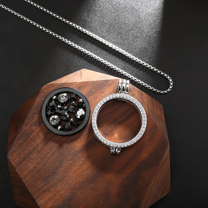 Collier pendentif diamant en acier inoxydable noir, circulaire avec diamants taille brillant, unisexe, pour usage quotidien - Product Image 4