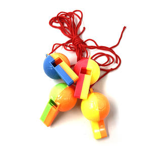 Jouet sifflet de football en plastique unisexe au design élégant pour les enfants de 5 à 7 ans, vente en gros de cadeaux promotionnels classiques pour bébés - Product Image 5