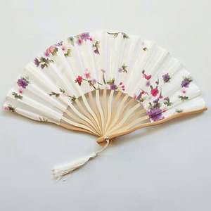 Éventail pliant en bambou beige vierge pour cadeau - Product Image 1