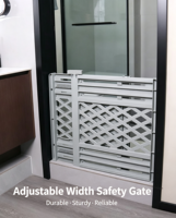 Barrière de sécurité pour animaux de compagnie en plastique, extensible, à fixation par pression, pour portes et escaliers, fabriquée par USMILEPET