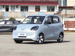 Hongguang MINI EV 2025, Cuarta Generación, Modelo Avanzado de Cuatro Puertas - Product Image 1