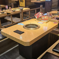 Table de barbecue coréenne en vente chaude Table de barbecue minimaliste pour plusieurs personnes
