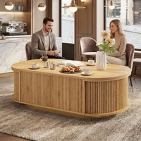Table basse ovale à tambour cannelé avec logo personnalisé, design en bois à lattes, panneau latéral incurvé à bords arrondis, base plinthe, pour salon