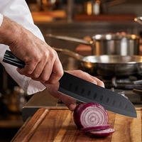 Cuchillo Santoku de Acero Inoxidable Negro Mate con Revestimiento Antiadherente, Cuchillo de Chef Japonés Especialmente Diseñado para Cortar Carne