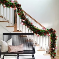Guirlande de Noël en ornement de Père Noël rouge et vert, idéale pour les fenêtres, les fêtes, la maison et la décoration de l'arbre de Noël - Vente en gros