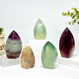 Vente en gros de tours de <span class=keywords><strong>fluorite</strong></span> arc-en-ciel de haute qualité, pierres de guérison en cristal, ornement flamme de <span class=keywords><strong>fluorite</strong></span> pour la décoration intérieure - Product Image 3