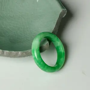 Alta Qualidade Atacado Rodada Pedra Natural Anel Jade Mão Esculpida Artesanato Presentes Jade Anel Jóias