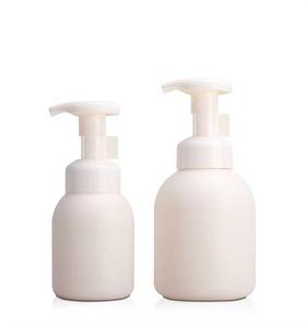 Bouteilles rondes en HDPE de 250 ml/400 ml pour <span class=keywords><strong>shampoing</strong></span> pour bébé, après-<span class=keywords><strong>shampoing</strong></span> et gel douche, vides, avec pompe à pression personnalisée, finition mate - Product Image 1