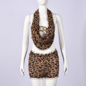Nouvel ensemble tendance imprimé léopard pour <span class=keywords><strong>femme</strong></span> – Tenue d'été <span class=keywords><strong>deux</strong></span> <span class=keywords><strong>pièces</strong></span> dos nu à col licou avec lacets - Product Image 2