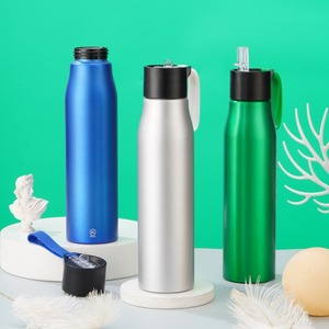 Bouteille d'eau en aluminium sport personnalisable de 700 ml, recyclée, avec bouchon à vis et poignée en silicone, légère, sans BPA - Product Image 1