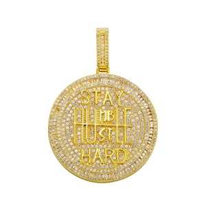 Collar de latón dorado para hombre con colgante redondo 'Stay Humble Hustle Hard' y circonita cúbica baguette, estilo 'Iced Out', cadena de cuerda, regalo de joyería - Product Image 6