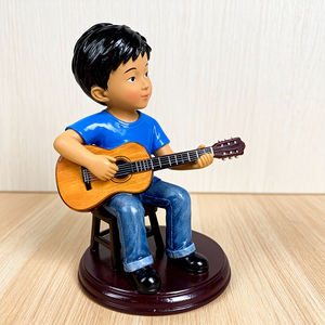 Figurines en résine personnalisées mignonnes pour la décoration de table et d'étagère à la maison, objets de collection pour le salon et la chambre à coucher (Guitar Boy & Yoga Girl) - Product Image 1