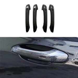 OUER Nueva Cubierta de Manija de Puerta de Fibra de Carbono Pulida Mejorada para Macan Cayenne con Ajuste Universal - Product Image 1