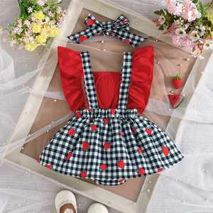 Conjunto de pelele de punto de manga corta para bebé recién nacida con estampado de fresa de dibujos animados y lazo, mono lindo para bebé pequeña - Product Image 2